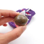 Nefrito kiaušinis, nefrito akmuo, nefritas, nefrito kiaušinis kaina, vidutinis nefrito kiaušinis, mažas nefrito kiaušinis, nefrito kiaušinis gimdžiusi, nefritinis kiaušinis, yoni kiaušinis, joni kiaušinis, joni egg, yoni egg, nefritinis kiaušinis, kristalo kiausinis