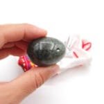 Nefrito kiausinis, yoni kiausinis, joni kiausinis, kristalinis kiausinis, nefritinis kiausinis, kristalo kiausinis Sertifikuotas nefrito kiaušinis (tyrimo ataskaita) Nefritinis kiaušinis. Tinka gimdžiusioms vieną kartą, po Cezario pjūvio, bet gali naudoti ir negimdžiusios. Išmatavimai: 4,1 x 3,2 cm Kilmės šalis: Mianmaras (Birma). Sudėtis: nefritas. nefrito kiaušinis, nefritas, yoni kiaušinis, energetinis kiaušinis, makšties treniruoklis, dubens dugno raumenų treniruotė, kiaušinys intymumui, nefrito kiaušinio naudos, nefrito kiaušinio praktika, moteriškos dao praktikos, intymios praktikos moterims, nefrito kiaušinis kaina, kur pirkti nefrito kiaušinį, nefrito kiaušinis internetu, nefrito kiaušinio sertifikatas, kaip naudoti nefrito kiaušinį, nefrito kiaušinis dydžiai, yoni treniruotės akmuo, obsidiano kiaušinis, rožinio kvarco kiaušinis, aventurino kiaušinis, akupresūros taškai makštyje, šlapimo nelaikymo prevencija, menstruacijų palengvinimas, PMS simptomų mažinimas, orgazmo pojūčio stiprinimas, makšties raumenų stiprinimas, energijos kėlimas, dao moterų praktikos, intymi sveikata, tradicinė kinų medicina praktika, seksualinės daoistų praktikos, nefrito istorija, yoni kiaušinys naudai, intymios energetikos treniruotė, arbatmedžio aliejus dezinfekuoti nefritą, pasiruošimas nefrito treniruotei, medžiagos apie nefritą, mokymai nefrito praktikoje, video praktika nefrito kiaušiniui, edita esenku šimkutė
