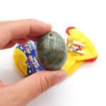 Nefrito kiausinis, yoni kiausinis, joni kiausinis, kristalinis kiausinis, nefritinis kiausinis, kristalo kiausinis, Sertifikuotas nefrito kiaušinis (tyrimo ataskaita) Tinka gimdžiusioms vieną kartą, po Cezario pjūvio, negimdžiosioms. Išmatavimai: 4,2 x 3,2 cm Kilmės šalis: Mianmaras (Birma). Sudėtis: nefritas. nefrito kiaušinis, nefritas, yoni kiaušinis, energetinis kiaušinis, makšties treniruoklis, dubens dugno raumenų treniruotė, kiaušinys intymumui, nefrito kiaušinio naudos, nefrito kiaušinio praktika, moteriškos dao praktikos, intymios praktikos moterims, nefrito kiaušinis kaina, kur pirkti nefrito kiaušinį, nefrito kiaušinis internetu, nefrito kiaušinio sertifikatas, kaip naudoti nefrito kiaušinį, nefrito kiaušinis dydžiai, yoni treniruotės akmuo, obsidiano kiaušinis, rožinio kvarco kiaušinis, aventurino kiaušinis, akupresūros taškai makštyje, šlapimo nelaikymo prevencija, menstruacijų palengvinimas, PMS simptomų mažinimas, orgazmo pojūčio stiprinimas, makšties raumenų stiprinimas, energijos kėlimas, dao moterų praktikos, intymi sveikata, tradicinė kinų medicina praktika, seksualinės daoistų praktikos, nefrito istorija, yoni kiaušinys naudai, intymios energetikos treniruotė, arbatmedžio aliejus dezinfekuoti nefritą, pasiruošimas nefrito treniruotei, medžiagos apie nefritą, mokymai nefrito praktikoje, video praktika nefrito kiaušiniui, edita esenku šimkutė