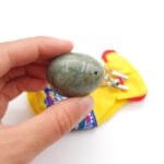 Nefrito kiausinis, yoni kiausinis, joni kiausinis, kristalinis kiausinis, nefritinis kiausinis, kristalo kiausinis, Sertifikuotas nefrito kiaušinis (tyrimo ataskaita) Tinka gimdžiusioms vieną kartą, po Cezario pjūvio, negimdžiosioms. Išmatavimai: 4,2 x 3,2 cm Kilmės šalis: Mianmaras (Birma). Sudėtis: nefritas. nefrito kiaušinis, nefritas, yoni kiaušinis, energetinis kiaušinis, makšties treniruoklis, dubens dugno raumenų treniruotė, kiaušinys intymumui, nefrito kiaušinio naudos, nefrito kiaušinio praktika, moteriškos dao praktikos, intymios praktikos moterims, nefrito kiaušinis kaina, kur pirkti nefrito kiaušinį, nefrito kiaušinis internetu, nefrito kiaušinio sertifikatas, kaip naudoti nefrito kiaušinį, nefrito kiaušinis dydžiai, yoni treniruotės akmuo, obsidiano kiaušinis, rožinio kvarco kiaušinis, aventurino kiaušinis, akupresūros taškai makštyje, šlapimo nelaikymo prevencija, menstruacijų palengvinimas, PMS simptomų mažinimas, orgazmo pojūčio stiprinimas, makšties raumenų stiprinimas, energijos kėlimas, dao moterų praktikos, intymi sveikata, tradicinė kinų medicina praktika, seksualinės daoistų praktikos, nefrito istorija, yoni kiaušinys naudai, intymios energetikos treniruotė, arbatmedžio aliejus dezinfekuoti nefritą, pasiruošimas nefrito treniruotei, medžiagos apie nefritą, mokymai nefrito praktikoje, video praktika nefrito kiaušiniui, edita esenku šimkutė