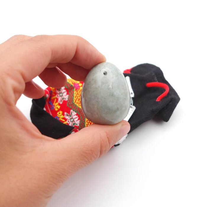 Nefrito kiaušinis, nefrito akmuo, nefritas, nefrito kiaušinis kaina, vidutinis nefrito kiaušinis, mažas nefrito kiaušinis, nefrito kiaušinis gimdžiusi, nefritinis kiaušinis, yoni kiaušinis, joni kiaušinis, joni egg, yoni egg, nefritinis kiaušinis, kristalo kiausinis