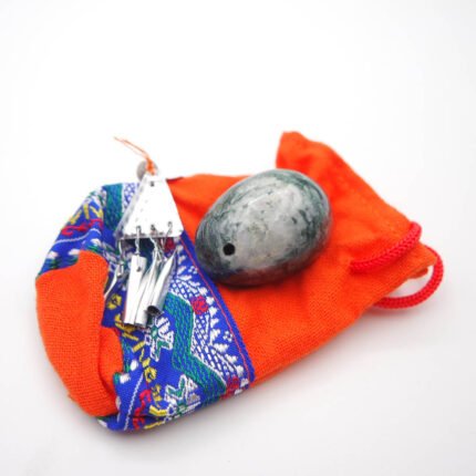 Nefrito kiaušinis, nefrito akmuo, nefritas, nefrito kiaušinis kaina, vidutinis nefrito kiaušinis, mažas nefrito kiaušinis, nefrito kiaušinis gimdžiusi, nefritinis kiaušinis, yoni kiaušinis, joni kiaušinis, joni egg, yoni egg, nefritinis kiaušinis, kristalo kiausinis