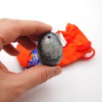 Nefrito kiaušinis, nefrito akmuo, nefritas, nefrito kiaušinis kaina, vidutinis nefrito kiaušinis, mažas nefrito kiaušinis, nefrito kiaušinis gimdžiusi, nefritinis kiaušinis, yoni kiaušinis, joni kiaušinis, joni egg, yoni egg, nefritinis kiaušinis, kristalo kiausinis