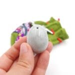 Sertifikuotas nefrito kiaušinis (tyrimo ataskaita) Tinka negimdžiusioms, gimdžiusioms vieną kartą ar po Cezario pjūvio. Išmatavimai: 3,9 x 3 cm Kilmės šalis: Mianmaras (Birma). Sudėtis: nefritas. nefrito kiaušinis, nefritas, yoni kiaušinis, energetinis kiaušinis, makšties treniruoklis, dubens dugno raumenų treniruotė, kiaušinys intymumui, nefrito kiaušinio naudos, nefrito kiaušinio praktika, moteriškos dao praktikos, intymios praktikos moterims, nefrito kiaušinis kaina, kur pirkti nefrito kiaušinį, nefrito kiaušinis internetu, nefrito kiaušinio sertifikatas, kaip naudoti nefrito kiaušinį, nefrito kiaušinis dydžiai, yoni treniruotės akmuo, obsidiano kiaušinis, rožinio kvarco kiaušinis, aventurino kiaušinis, akupresūros taškai makštyje, šlapimo nelaikymo prevencija, menstruacijų palengvinimas, PMS simptomų mažinimas, orgazmo pojūčio stiprinimas, makšties raumenų stiprinimas, energijos kėlimas, dao moterų praktikos, intymi sveikata, tradicinė kinų medicina praktika, seksualinės daoistų praktikos, nefrito istorija, yoni kiaušinys naudai, intymios energetikos treniruotė, arbatmedžio aliejus dezinfekuoti nefritą, pasiruošimas nefrito treniruotei, medžiagos apie nefritą, mokymai nefrito praktikoje, video praktika nefrito kiaušiniui, edita esenku šimkutė