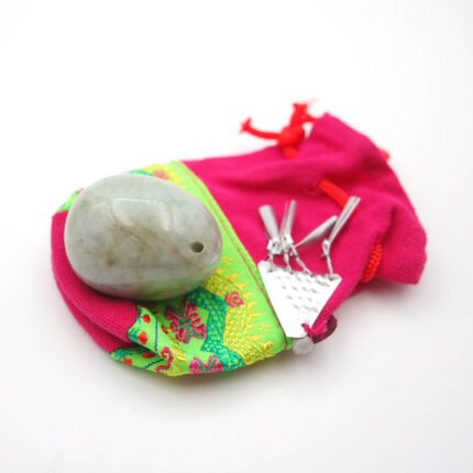 Nefrito kiaušinis, nefrito akmuo, nefritas, nefrito kiaušinis kaina, vidutinis nefrito kiaušinis, mažas nefrito kiaušinis, nefrito kiaušinis gimdžiusi, nefritinis kiaušinis, yoni kiaušinis, joni kiaušinis, joni egg, yoni egg, nefritinis kiaušinis, kristalo kiausinis