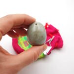 Nefrito kiaušinis, nefrito akmuo, nefritas, nefrito kiaušinis kaina, vidutinis nefrito kiaušinis, mažas nefrito kiaušinis, nefrito kiaušinis gimdžiusi, nefritinis kiaušinis, yoni kiaušinis, joni kiaušinis, joni egg, yoni egg, nefritinis kiaušinis, kristalo kiausinis