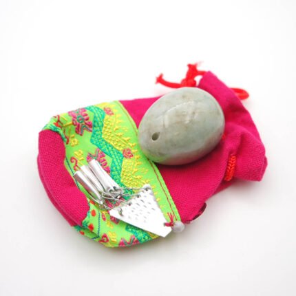 Nefrito kiaušinis, nefrito akmuo, nefritas, nefrito kiaušinis kaina, vidutinis nefrito kiaušinis, mažas nefrito kiaušinis, nefrito kiaušinis gimdžiusi, nefritinis kiaušinis, yoni kiaušinis, joni kiaušinis, joni egg, yoni egg, nefritinis kiaušinis, kristalo kiausinis