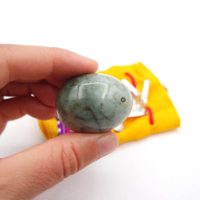 Nefrito kiausinis, yoni kiausinis, joni kiausinis, kristalinis kiausinis, nefritinis kiausinis, kristalo kiausinis