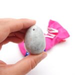 Nefrito kiaušinis, nefrito akmuo, nefritas, nefrito kiaušinis kaina, vidutinis nefrito kiaušinis, mažas nefrito kiaušinis, nefrito kiaušinis gimdžiusi, nefritinis kiaušinis, yoni kiaušinis, joni kiaušinis, joni egg, yoni egg, nefritinis kiaušinis, kristalo kiausinis