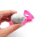 Nefrito kiaušinis, nefrito akmuo, nefritas, nefrito kiaušinis kaina, vidutinis nefrito kiaušinis, mažas nefrito kiaušinis, nefrito kiaušinis gimdžiusi, nefritinis kiaušinis, yoni kiaušinis, joni kiaušinis, joni egg, yoni egg, nefritinis kiaušinis, kristalo kiausinis