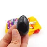 Vidutinis obsidiano kiaušinis, tinka gimdžiusioms vieną kartą ir negimdžiusioms. Išmatavimai: 4,5 x 3 cm Sudėtis: obsidianas. nefrito kiaušinis, nefritas, yoni kiaušinis, energetinis kiaušinis, makšties treniruoklis, dubens dugno raumenų treniruotė, kiaušinys intymumui, nefrito kiaušinio naudos, nefrito kiaušinio praktika, moteriškos dao praktikos, intymios praktikos moterims, nefrito kiaušinis kaina, kur pirkti nefrito kiaušinį, nefrito kiaušinis internetu, nefrito kiaušinio sertifikatas, kaip naudoti nefrito kiaušinį, nefrito kiaušinis dydžiai, yoni treniruotės akmuo, obsidiano kiaušinis, rožinio kvarco kiaušinis, aventurino kiaušinis, akupresūros taškai makštyje, šlapimo nelaikymo prevencija, menstruacijų palengvinimas, PMS simptomų mažinimas, orgazmo pojūčio stiprinimas, makšties raumenų stiprinimas, energijos kėlimas, dao moterų praktikos, intymi sveikata, tradicinė kinų medicina praktika, seksualinės daoistų praktikos, nefrito istorija, yoni kiaušinys naudai, intymios energetikos treniruotė, arbatmedžio aliejus dezinfekuoti nefritą, pasiruošimas nefrito treniruotei, medžiagos apie nefritą, mokymai nefrito praktikoje, video praktika nefrito kiaušiniui, edita esenku šimkutė