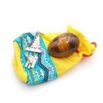 Vidutinis tigro akies yoni kiaušinis, tinka gimdžiusioms vieną kartą ir negimdžiusioms. Išmatavimai: 4,5 x 3 cm nefrito kiaušinis, nefritas, yoni kiaušinis, energetinis kiaušinis, makšties treniruoklis, dubens dugno raumenų treniruotė, kiaušinys intymumui, nefrito kiaušinio naudos, nefrito kiaušinio praktika, moteriškos dao praktikos, intymios praktikos moterims, nefrito kiaušinis kaina, kur pirkti nefrito kiaušinį, nefrito kiaušinis internetu, nefrito kiaušinio sertifikatas, kaip naudoti nefrito kiaušinį, nefrito kiaušinis dydžiai, yoni treniruotės akmuo, obsidiano kiaušinis, rožinio kvarco kiaušinis, aventurino kiaušinis, akupresūros taškai makštyje, šlapimo nelaikymo prevencija, menstruacijų palengvinimas, PMS simptomų mažinimas, orgazmo pojūčio stiprinimas, makšties raumenų stiprinimas, energijos kėlimas, dao moterų praktikos, intymi sveikata, tradicinė kinų medicina praktika, seksualinės daoistų praktikos, nefrito istorija, yoni kiaušinys naudai, intymios energetikos treniruotė, arbatmedžio aliejus dezinfekuoti nefritą, pasiruošimas nefrito treniruotei, medžiagos apie nefritą, mokymai nefrito praktikoje, video praktika nefrito kiaušiniui, edita esenku šimkutė